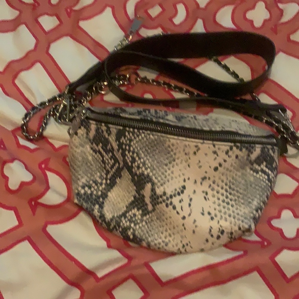 Steve Madden waist pouch